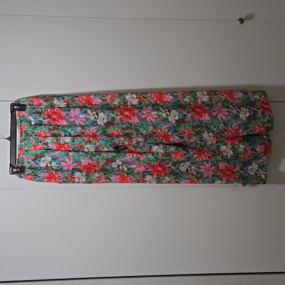 Flying tomato 🍅 pants - Picture 4 of 5